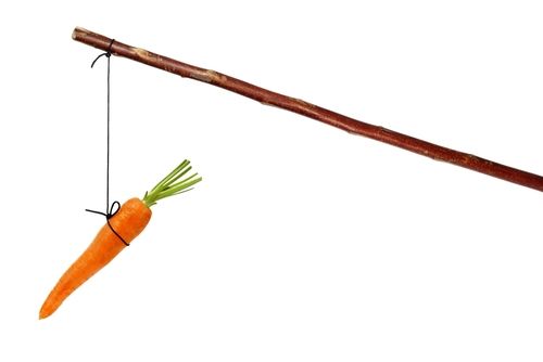 Keppiä vai porkkanaa bränditarinan jalkautuksessa?